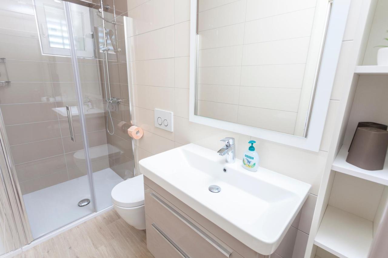 Apartments & Rooms Alagic Makarska Bagian luar foto