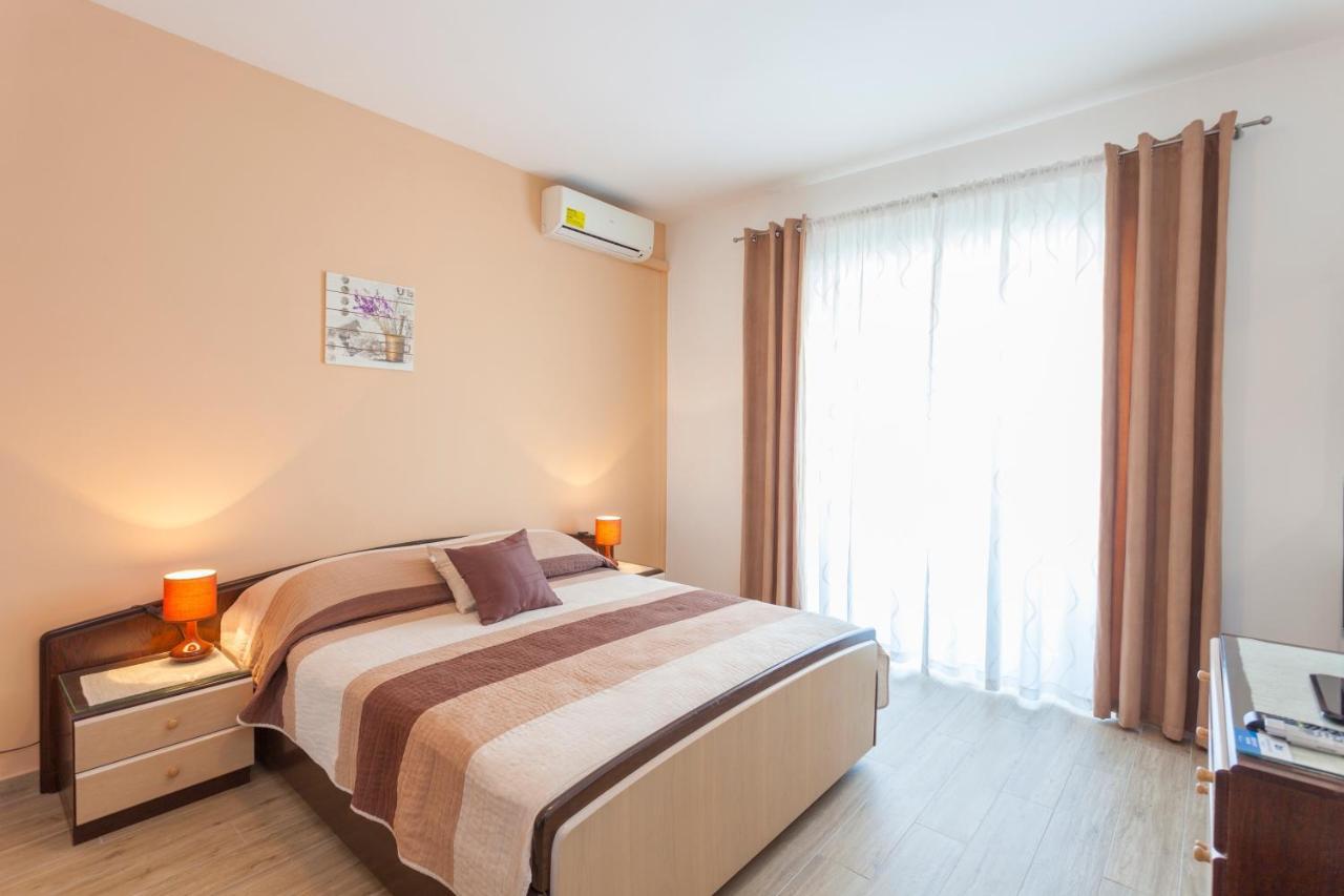 Apartments & Rooms Alagic Makarska Bagian luar foto