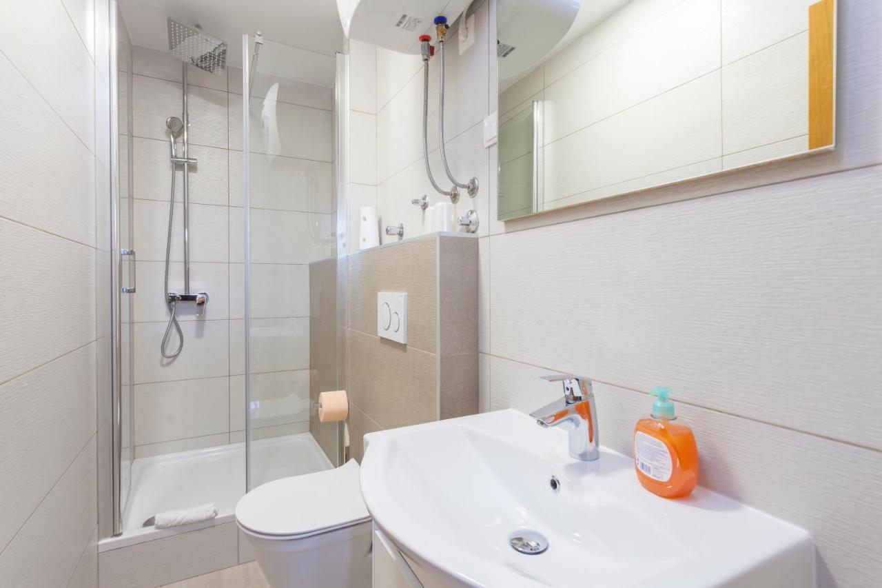 Apartments & Rooms Alagic Makarska Bagian luar foto